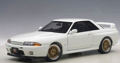 AUTOart 1/18 Skyline GT R (R32) V Spec II Tuned Version (White)