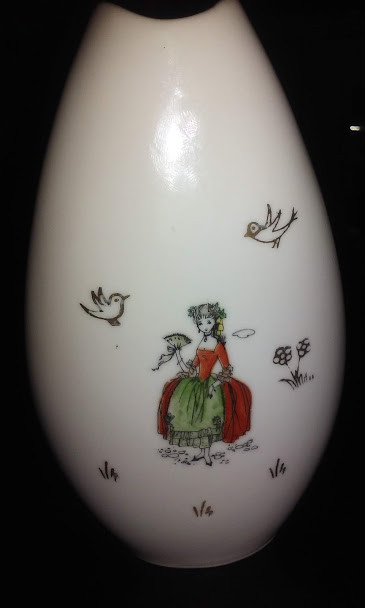 PAINTED VICTORIAN ANTIQUE MINI PORCELAIN VASE 5.5