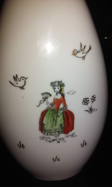 PAINTED VICTORIAN ANTIQUE MINI PORCELAIN VASE 5.5