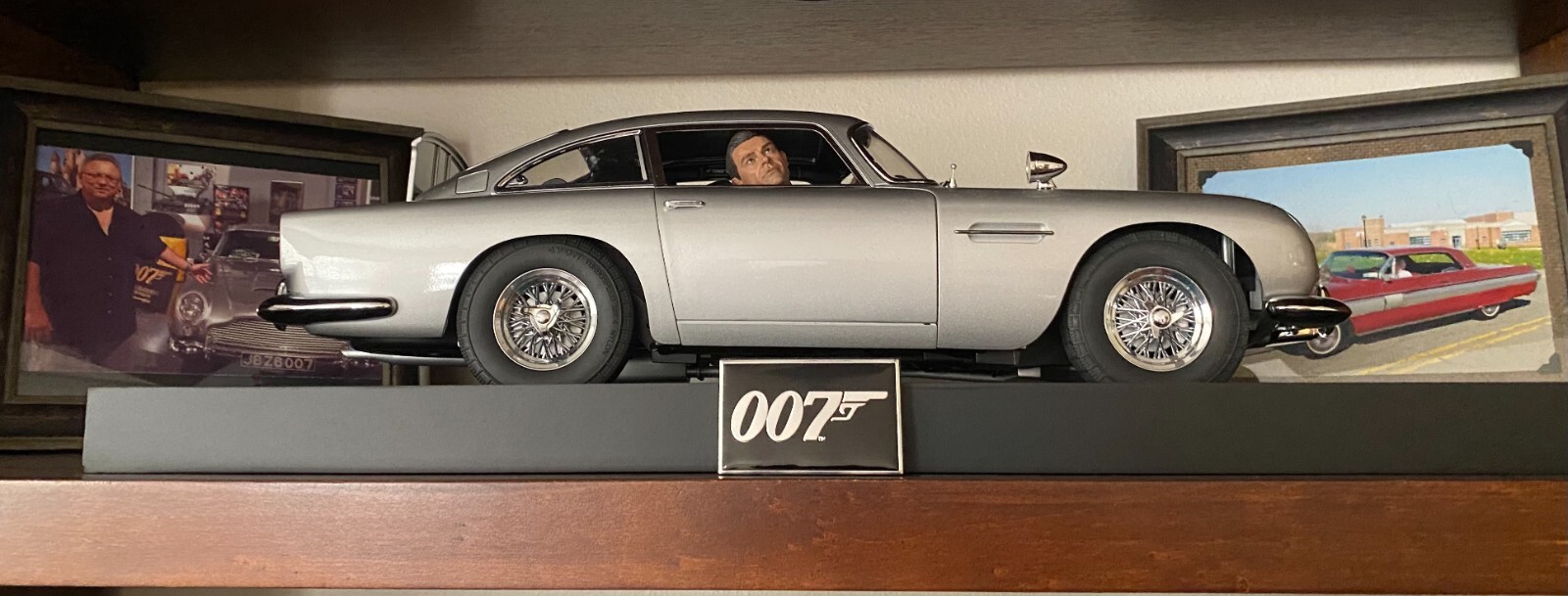 ASTON  MARTIN  DB5 ハンドメイド　ガレージ　ジオラマ ASTON MARTIN DB5 ハンドメイド ガレージ ジオラマ