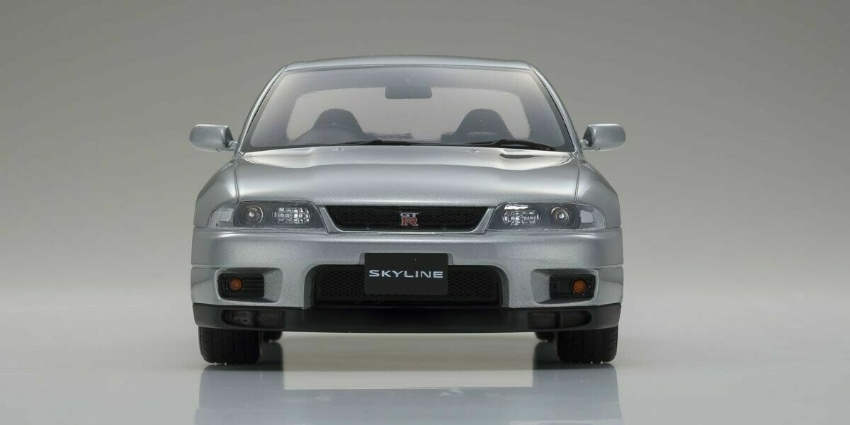 スカイライン　GT-R 京商　1/18 シルバー 1/18 Nissan Skyline GT-R 1989 Silver Resin Model Car LTD by