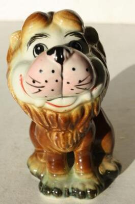Lion Figurine Kreiss Cartoon Comic Style Lion Sitting Up Ceramic Hand Painted --