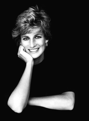 【J17732】DIANA A PORTRAIT Diana: Portrait of a Princess [FIRST EDITION, FIRST PRINTING