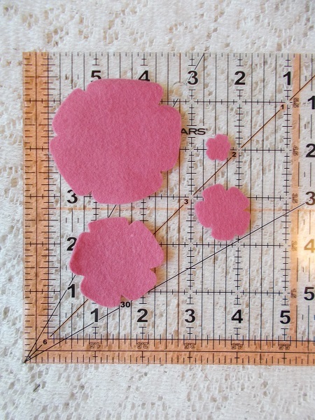 Felt Flower Die Cuts (Winter Weather) 5 Full Flowers (20 Pieces) Wool Blend Felt