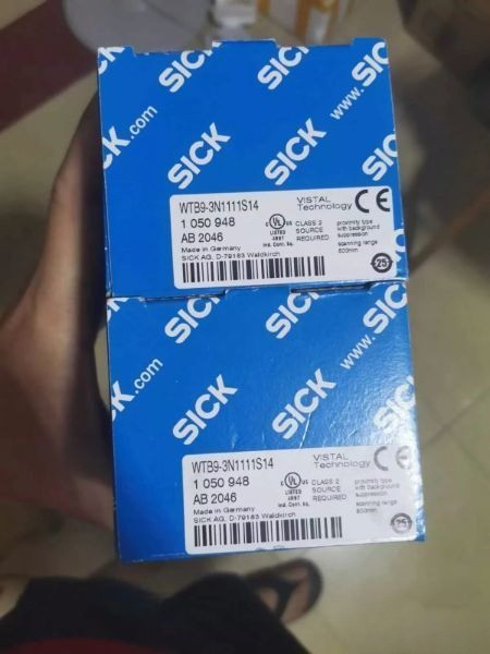 FOR WTB9-3N111S14 1050948 New Photoelectric Switch