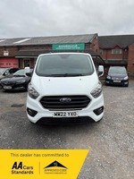 Ford Transit Custom 300 LIMITED DCIV ECOBLUE-GREAT FOR THE FAMILY TRIPS OUT-FRON