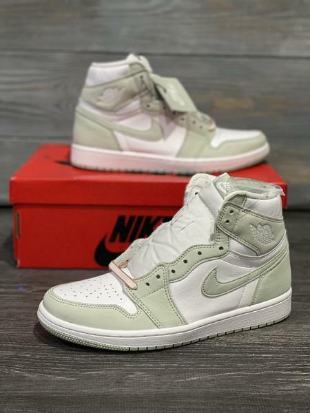 Pre-owned Jordan Nike Air  Retro 1 High Og Seafoam Cd0461-002 Womens W 10.5 M 9 In Green