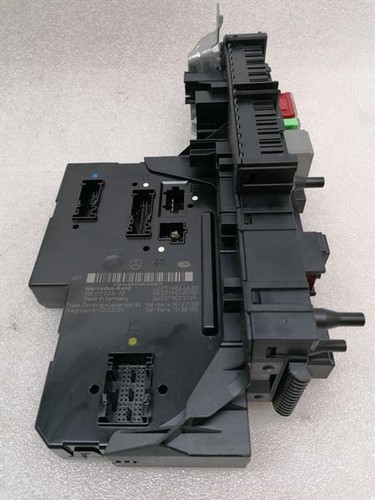 MERCEDES SL R231 Fuse Box A2319064600 Sicherungskasten SAM