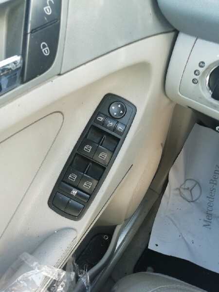 Fensterschalter Vorne Links / Espejos Abatibles / De 4 / 970451 FÃR Mercedes-Ben