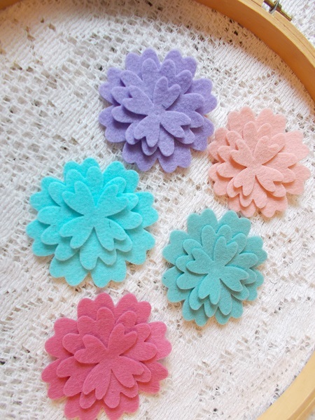 Felt Flower Die Cuts (Winter Weather) 5 Full Flowers (15 pieces) Wool Blend Felt
