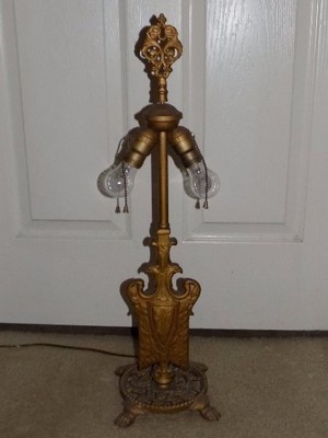 ANTIQUE CAST METAL EAGLE SHIELD quotALSquot LION CLAW OPEN FLORAL BASE TABLE LAMP