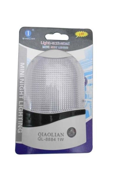 Luce Notturna Con Sensore QL-8884 1W Notte Giorno Casa Ufficio Crepuscolare moc