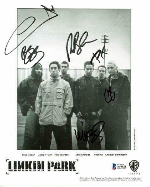 REPRINT - LINKIN PARK Chester Bennington Signed 8 x 10