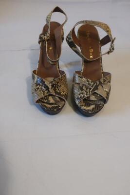*NWOB Womens The Shoe Box Multi Python Print Leather Platform Heels 39 US/9