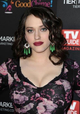 Actress Kat Dennings (WandaVision/2 Broke Girls) print 9 - 8'' x 12''