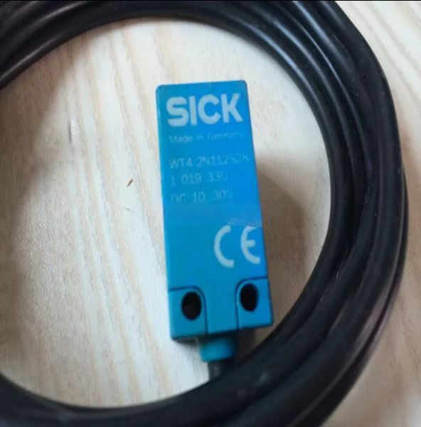 FOR WT4-2N112S28 New Photoelectric Switch