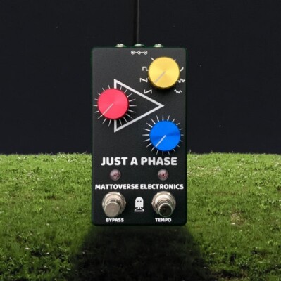 MATTOVERSE ELECTRONICS Just A Phase Guitar Pedal (Black)
