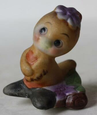 Bird Figurine Flowers Cartoon Comic Style Ceramic Porcelain Hand Painted CUTE --