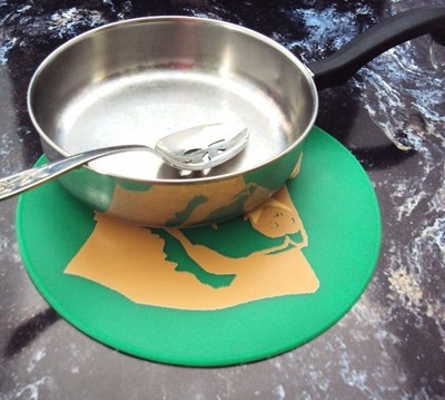 Green Silicone Golden Retriever Table Placemat, Table Trivet, Kitchen Hot Pad