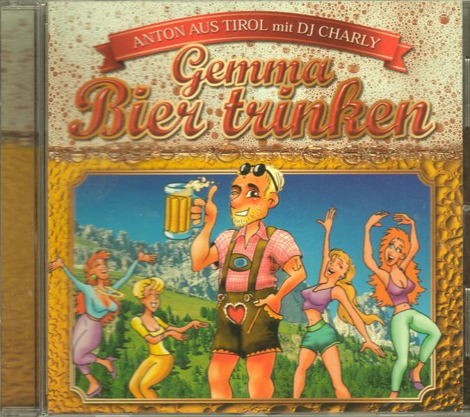 Anton aus Tirol mit DJ Charly Gemma Bier trinken