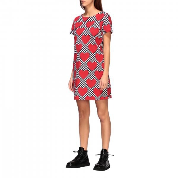 ワンピース Moschino SS22 HEART POCKETS DRESS (04570431_0033) Moschino Spring 2022 Ready-to-Wear Collection | Vogue