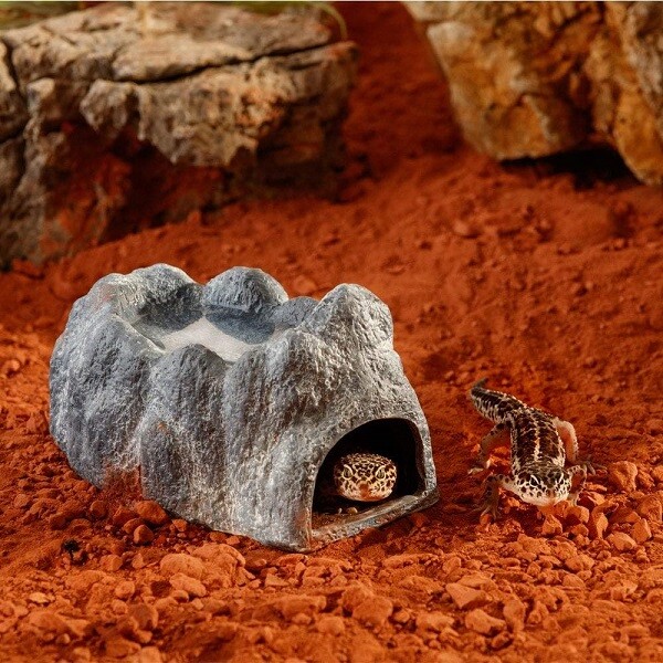 Exo Terra Wet Rock Hide Reptile Cave Amphibian Fill with Moss to Aid
