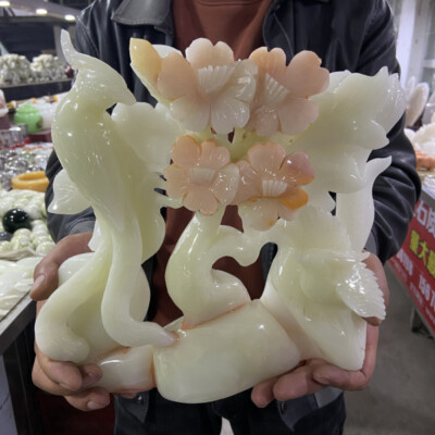 10.1lb Natural Crystal.hetian jade.Hand-carved.Exquisite flower and bird statues