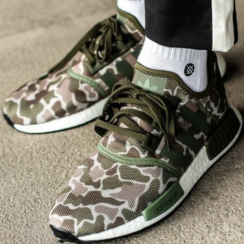 国内発送・正規品★adidas Originals★MEN'S MONOTONE CAMO TEE adidas Originals Men's Camo Tee – runnwalk