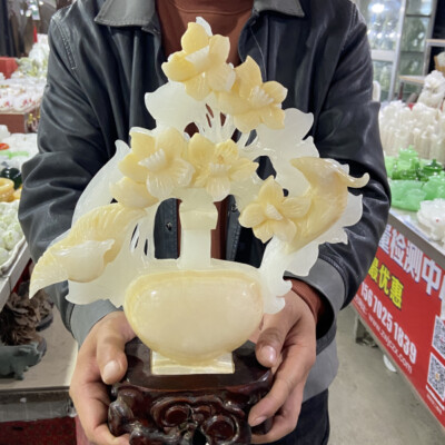 8.8lb Natural Crystal.hetian jade.Hand-carved.Exquisite flower and bird statues