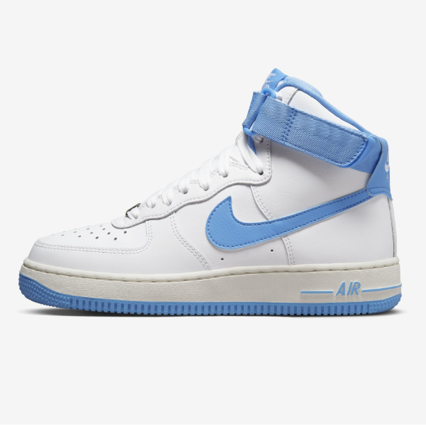 

Женские кроссовки Nike Air Force 1 High OG QS (DX3805-100), «белый / университетский синий», White / blue, Nike Women's Air Force 1 High OG QS