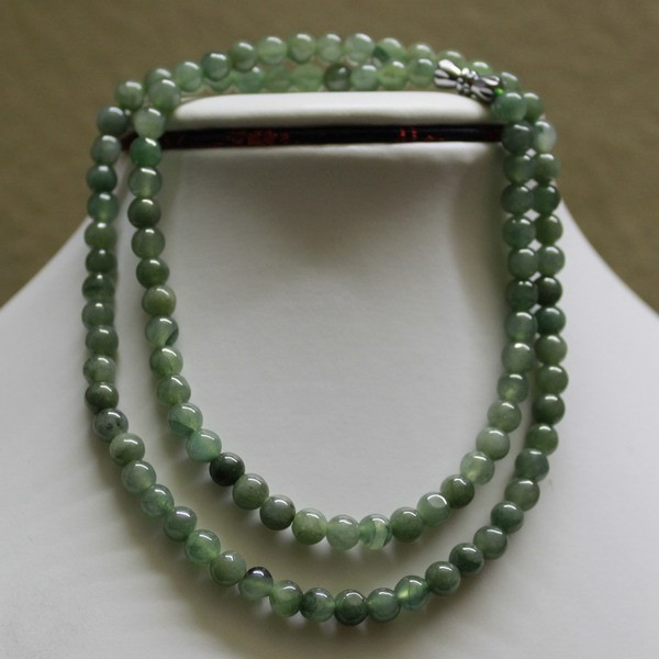 100% Natural Untreated Grade "A" Beautiful Green Jadeite Bead Necklace 5.6mm 20" 100% Natural Untreated Grade "A" Beautiful Green Jadeite Bead Necklace 5.6mm 20"