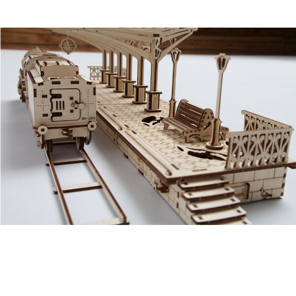 Ugears - Holz Modellbau Dampflokomotive Lok Bahnhof und Schienen 3er Set