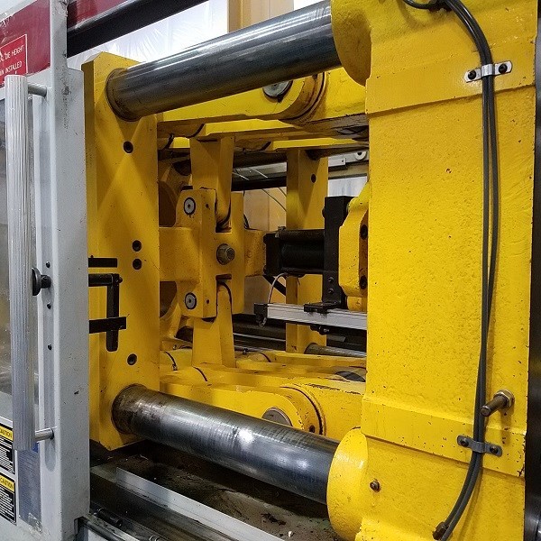 Van Dorn 300 Injection Molding Machine, 300 US ton, Yr. 1997, 30 oz.,#8300