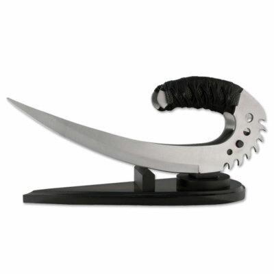 NEW! Nightmare Set of Two Silver Claw Dual Wield Daggers w/ Stand Ninja Knife
