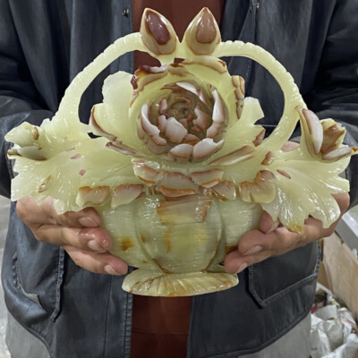 4lb Natural Crystal.hetian jade.Hand-carved.Exquisite flower basket