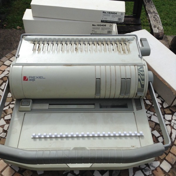 Rexel CB400 Comb Binding Machine with Combs in Bearsden, Glasgow