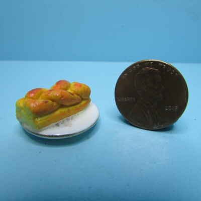 Dollhouse Miniature Loaf of Bread on Ceramic Plate B0561
