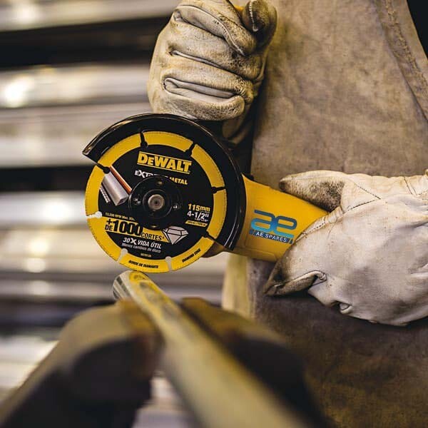 Dewalt 4-1/2 inch  115 mm Extreme Metal Diamond Cutting 