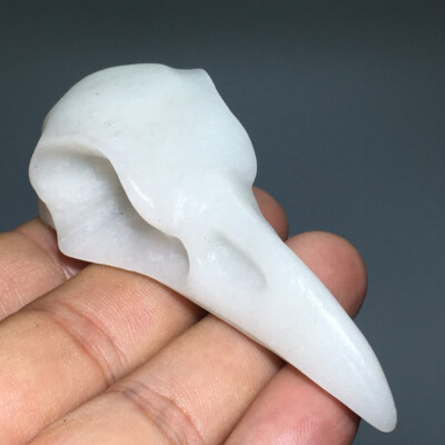 3'' Natural Crystal.white jade.Hand-carved. Exquisite crow skull.healing A31
