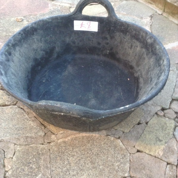 Heavy duty rubber horse feed bucket in Duns, Scottish Borders Gumtree