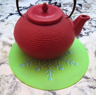 Silicone Green Snowflake Table Trivet, Table Mat, Table Placemat, Hot Pad