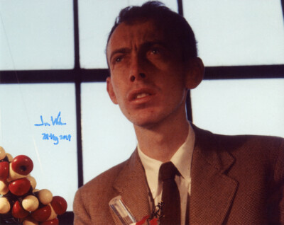 JIM JAMES D WATSON SIGNED 8x10 PHOTO NOBEL PRIZE DOUBLE HELIX DNA STRAND BECKETT