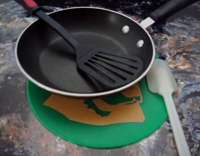 Green Silicone Golden Retriever Table Placemat, Table Trivet, Kitchen Hot Pad