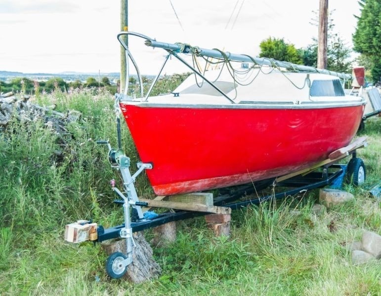 Sailing Boat Juno 560 18" Trailer Sailer Yacht FREE TO ANYONE WHO