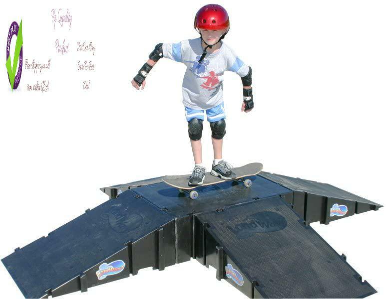 Landwave 4-Sided Pyramid Skateboard Kit With 4 Ramps And 1-Deck