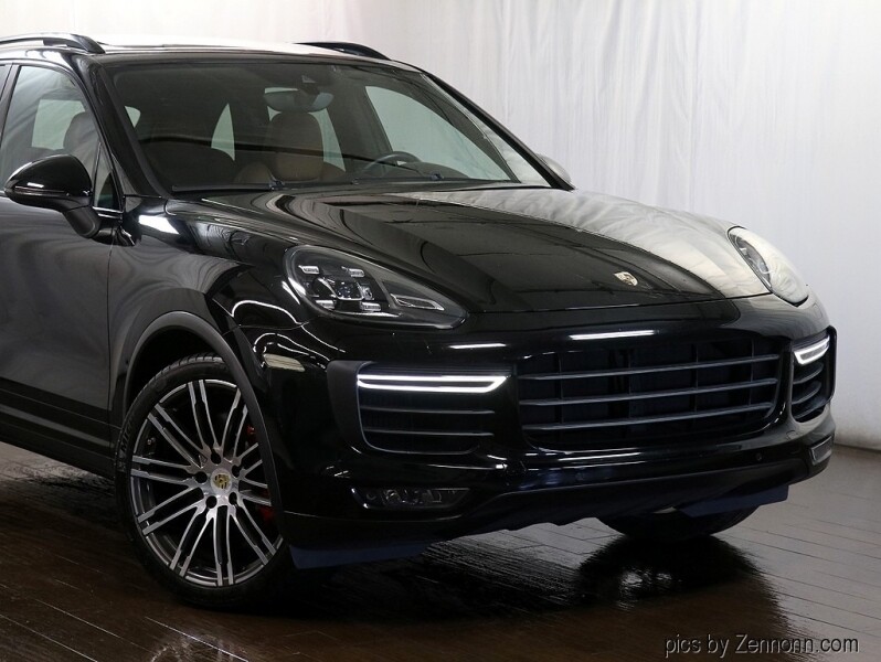 Owner AWD 4dr Turbo 2016 Porsche Cayenne 73211 Miles