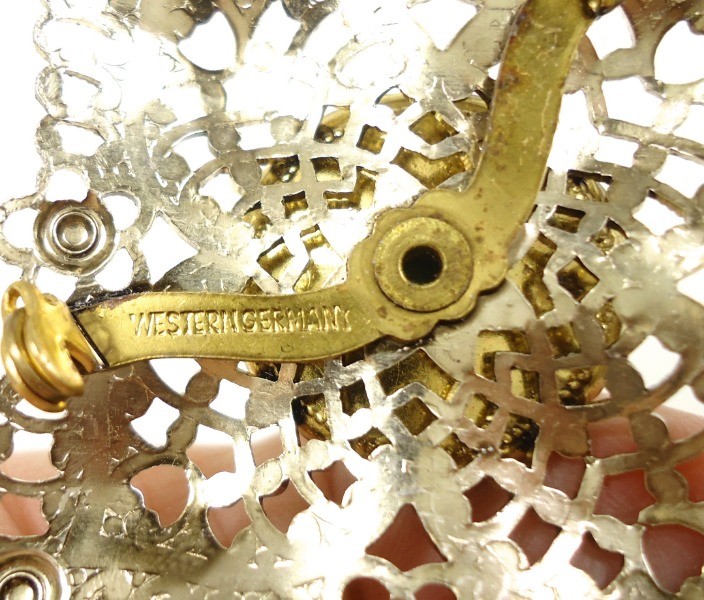 Fab Vtg W. Germany Green Marbled Cabochon & Bead Silver-tone Filigree Brooch Pin