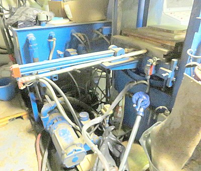 EEMCO 340 TON HYDRAULIC MOLDING PLATEN POST PRESS