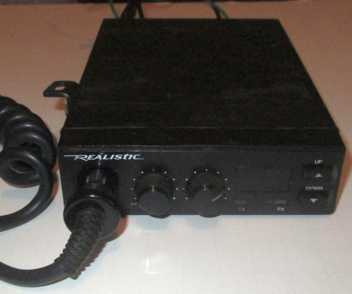 Realistic 40 Channel Way 2-Way CB Radio TRC-477 with Microphone