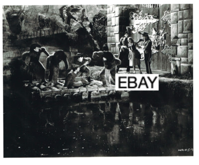 BABES IN TOYLAND 1934 MOVIE PHOTO #1 8X10 B&W BOOGEYMEN LAUREL & HARDY 